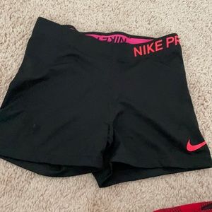 Nike pro shorts 2”